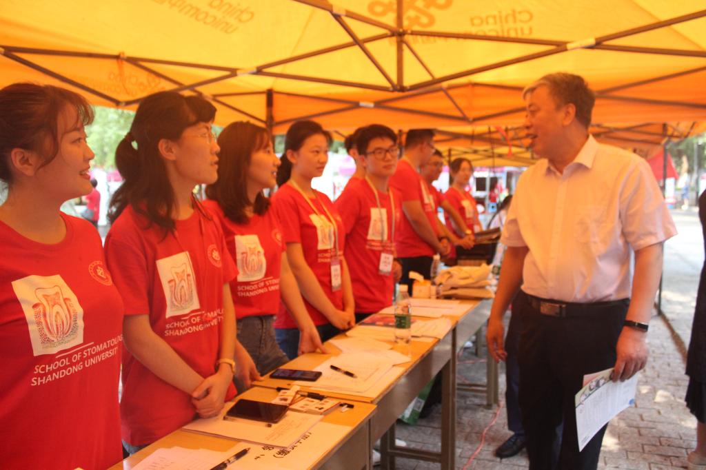 4556银河国际线路测试喜迎2019级新同学